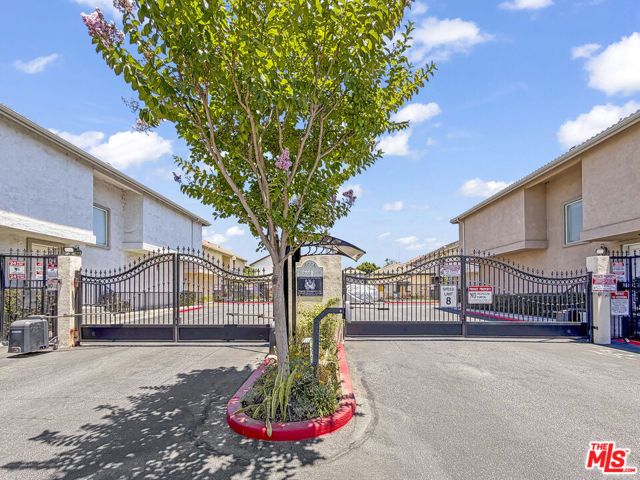 8554 Burnet Avenue 125, North Hills (los Angeles), CA 91343