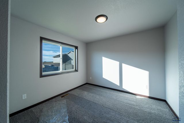 193 DORCHESTER AVE, Box Elder, SD 57719