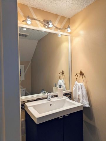 158 E Riviera Circle 158, Weston, FL 33326