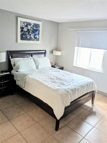 158 E Riviera Circle 158, Weston, FL 33326