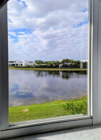 158 E Riviera Circle 158, Weston, FL 33326