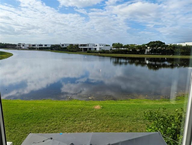 158 E Riviera Circle 158, Weston, FL 33326
