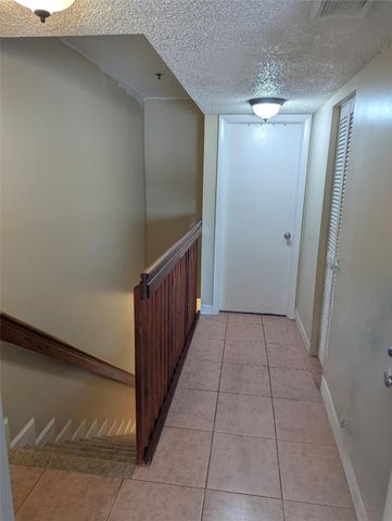 158 E Riviera Circle 158, Weston, FL 33326