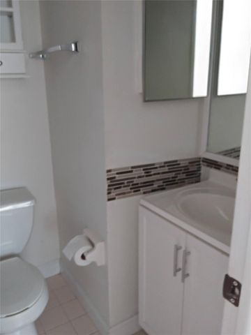 158 E Riviera Circle 158, Weston, FL 33326