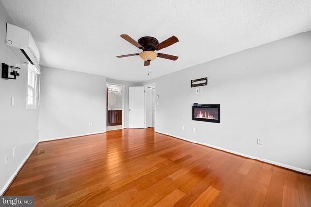 103 S CAMERON ST S, Sterling, VA 20164