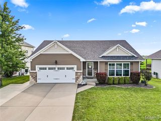 720 W 5th Street, St Jacob, IL 62281