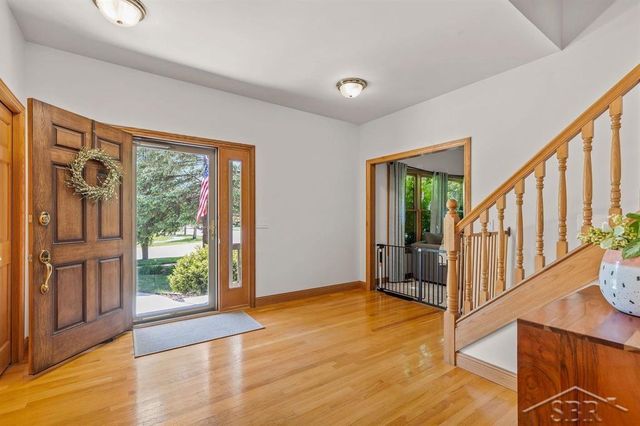 403 Shirewood Lane, Midland, MI 48642