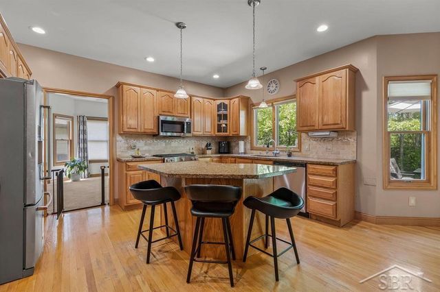 403 Shirewood Lane, Midland, MI 48642