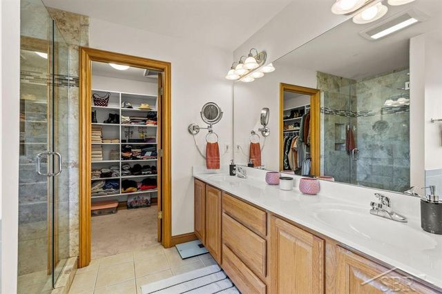 403 Shirewood Lane, Midland, MI 48642