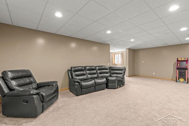 403 Shirewood Lane, Midland, MI 48642