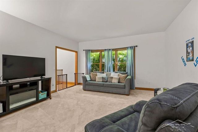 403 Shirewood Lane, Midland, MI 48642