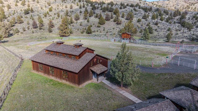 11251 NE HWY 97, Madras, OR 97741