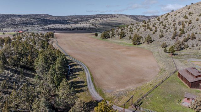11251 NE HWY 97, Madras, OR 97741
