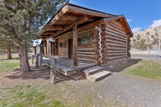 11251 NE HWY 97, Madras, OR 97741