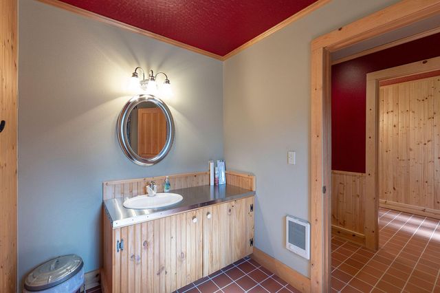 11251 NE HWY 97, Madras, OR 97741