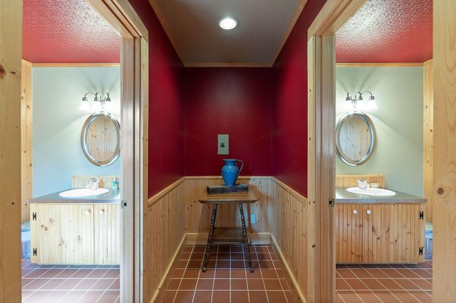 11251 NE HWY 97, Madras, OR 97741
