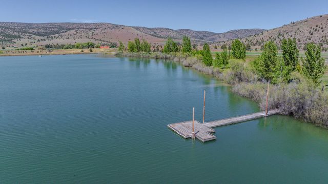 11251 NE HWY 97, Madras, OR 97741