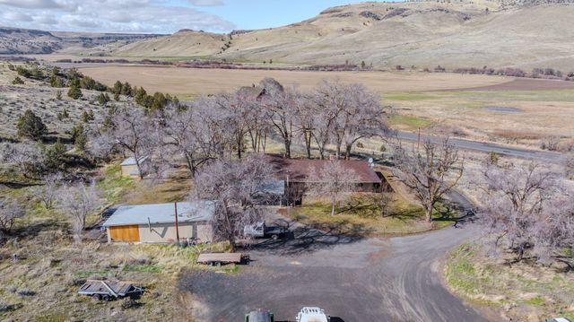 11251 NE HWY 97, Madras, OR 97741