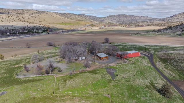 11251 NE HWY 97, Madras, OR 97741