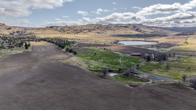 11251 NE HWY 97, Madras, OR 97741