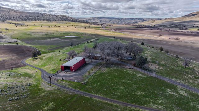 11251 NE HWY 97, Madras, OR 97741