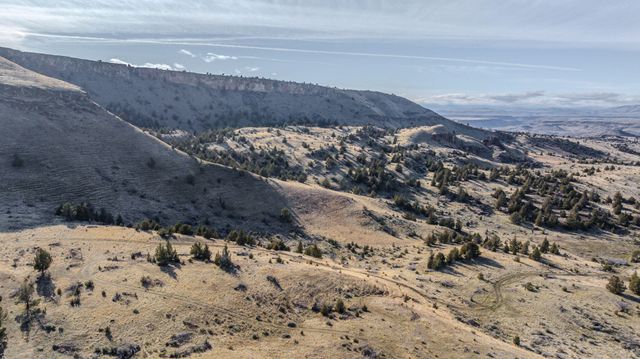 11251 NE HWY 97, Madras, OR 97741