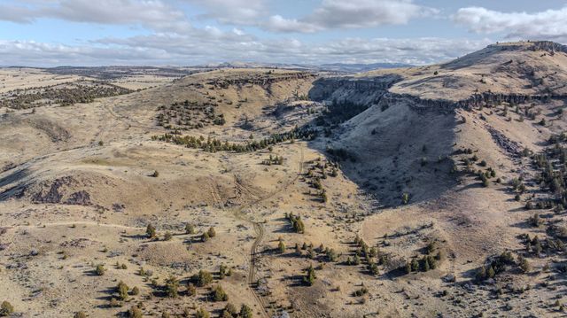 11251 NE HWY 97, Madras, OR 97741