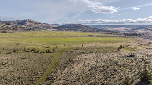 11251 NE HWY 97, Madras, OR 97741