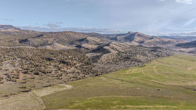 11251 NE HWY 97, Madras, OR 97741