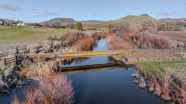 11251 NE HWY 97, Madras, OR 97741
