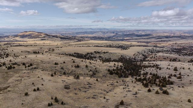11251 NE HWY 97, Madras, OR 97741