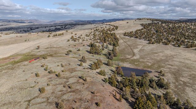 11251 NE HWY 97, Madras, OR 97741
