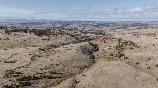11251 NE HWY 97, Madras, OR 97741
