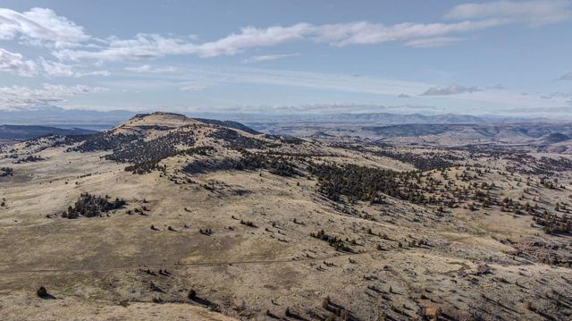 11251 NE HWY 97, Madras, OR 97741