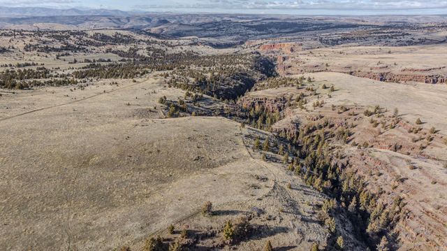 11251 NE HWY 97, Madras, OR 97741