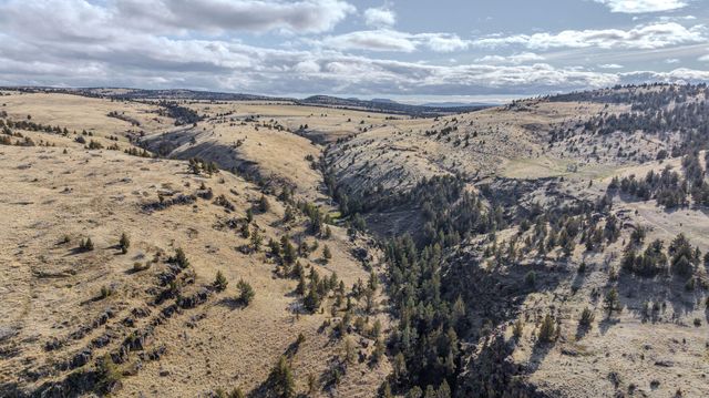 11251 NE HWY 97, Madras, OR 97741