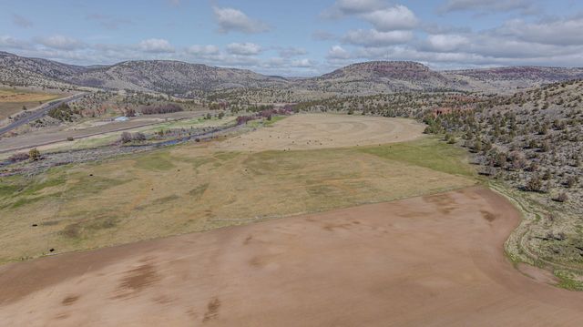 11251 NE HWY 97, Madras, OR 97741