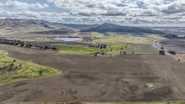 11251 NE HWY 97, Madras, OR 97741