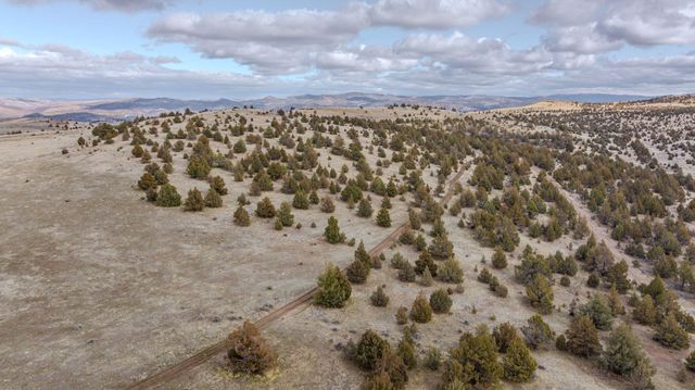 11251 NE HWY 97, Madras, OR 97741