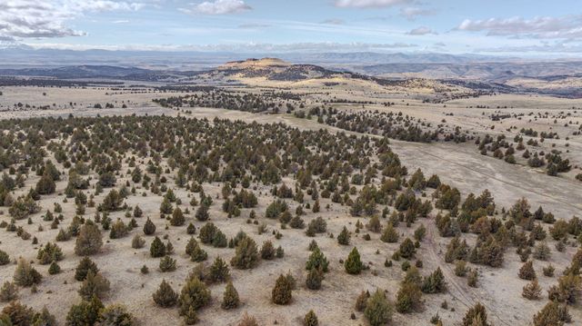 11251 NE HWY 97, Madras, OR 97741