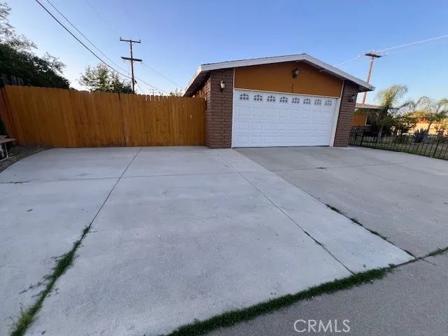 690 E Etiwanda, Rialto, CA 92376