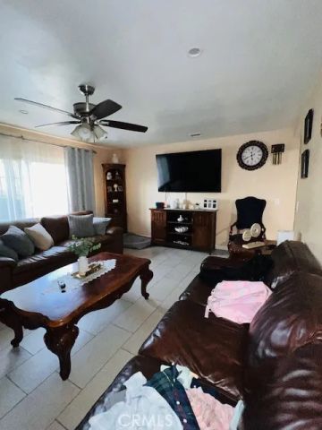 690 E Etiwanda, Rialto, CA 92376