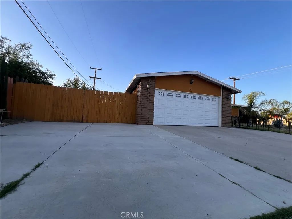 690 E Etiwanda, Rialto, CA 92376