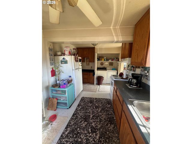 954 COMMERCIAL Ave, Coos Bay, OR 97420