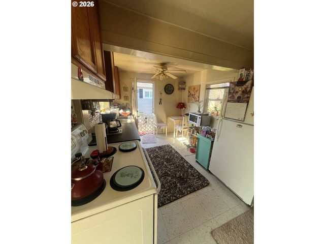 954 COMMERCIAL Ave, Coos Bay, OR 97420