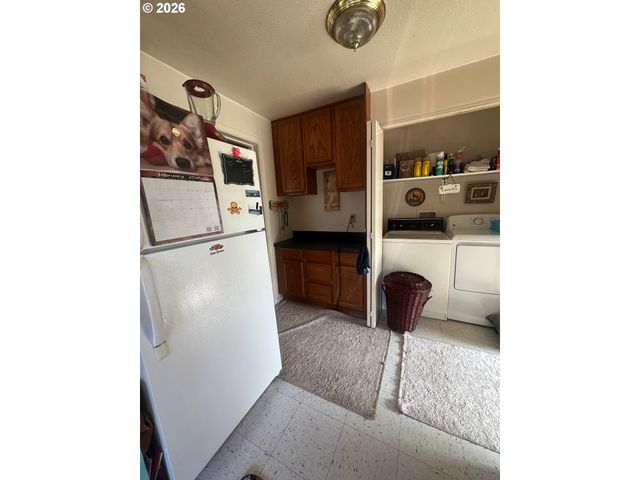 954 COMMERCIAL Ave, Coos Bay, OR 97420