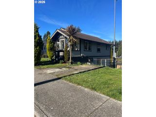 954 COMMERCIAL Ave, Coos Bay, OR 97420