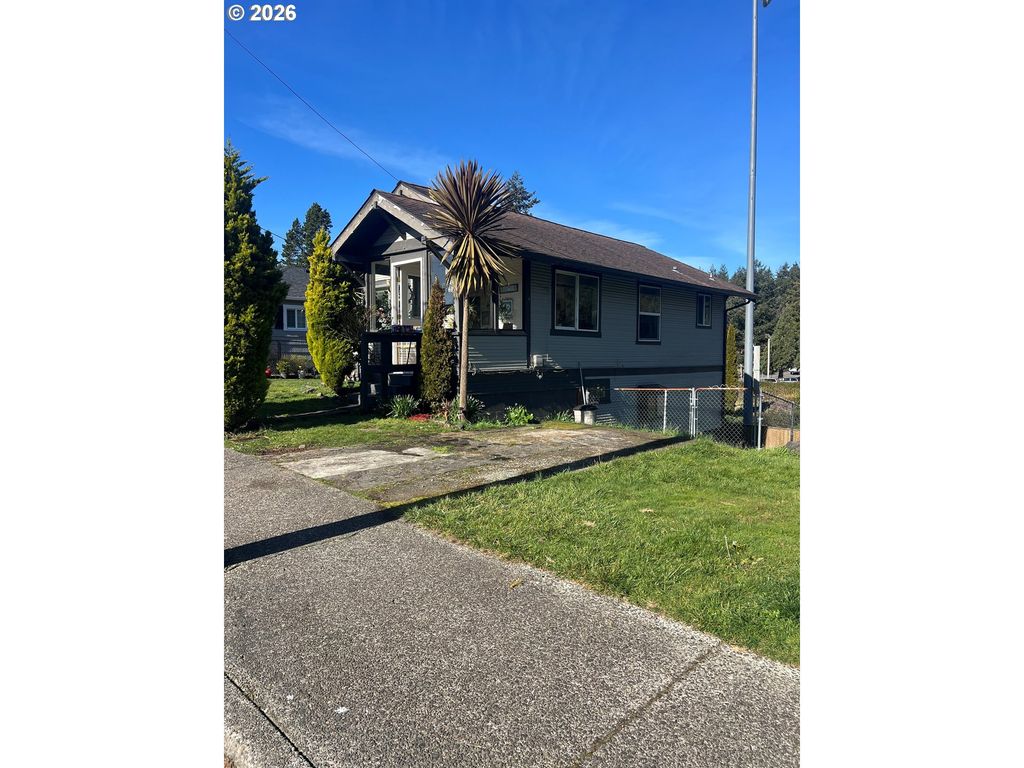 954 COMMERCIAL Ave, Coos Bay, OR 97420