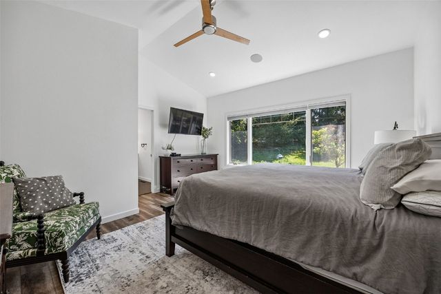 61 Quail Valley Court, Iowa City, IA 52246