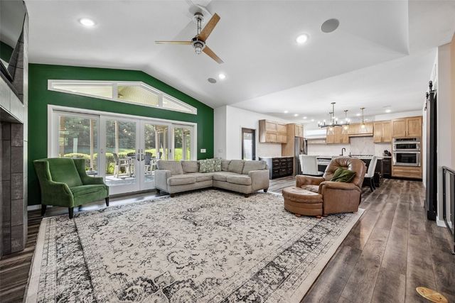 61 Quail Valley Court, Iowa City, IA 52246